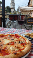 Kiste Pizza E Vino food