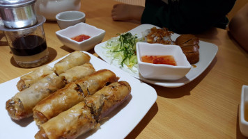 Banh Mi 108 food