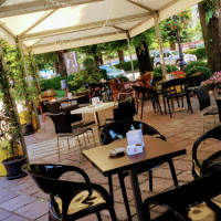 Il Cortiletto Cafe inside