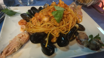 Le Ancore Della Bastia food