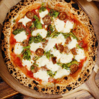 Pompeii Pizza food