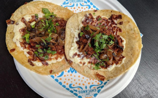 Taqueria Los Chicanos food