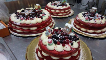 Pasticceria Mauro Saint ' Honoreè Gelateria Servizi Per Bancheti food