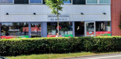 Helsinge Pizza Ucler Saribayir outside