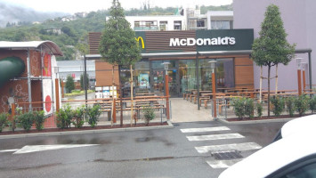 Mcdonald's outside