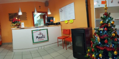 Maeli Pizza inside