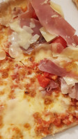 Mondo Pizza 2 food