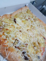 Gresy Pizza food