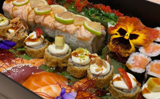 Bululù Sushi Poke food
