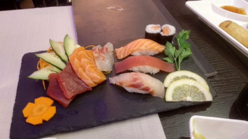 Sushi Taiyo inside