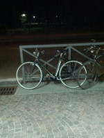 Le Biciclette outside