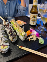 Unki Sushi food