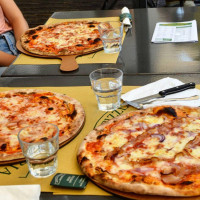 Premiata Pizzeria Della Motta food
