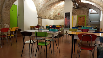 La Cantina Del Collegio inside