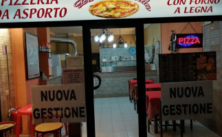 La Rotonda Pizzeria Da Asporto food
