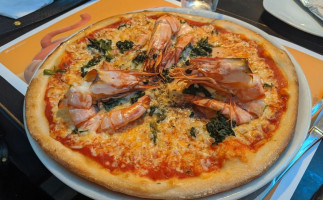 Pitta Pizza Millenium food
