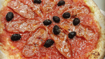 Pizzeria Mediterranea food