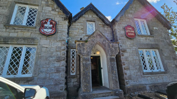 Leyland Arms outside