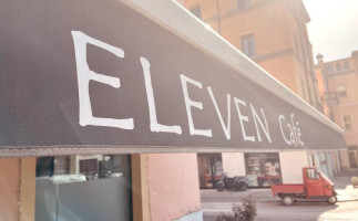Eleven Café food