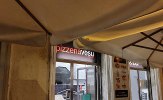 Pizzeria Vesu' Express food