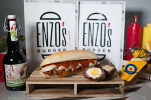 Enzo’s Burger food