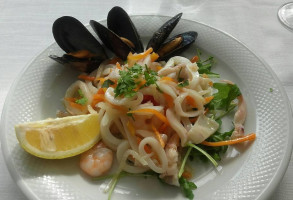 Pietro Il Pescatore food