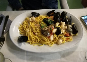 Pietro Il Pescatore food