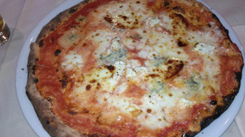 Pizzeria Enzo E Ciro food