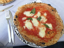 Pizzeria Passione E Tradizione food