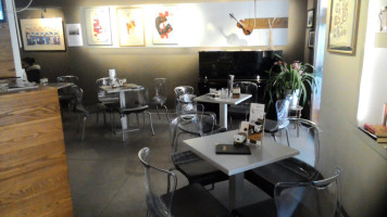 Vincenzo Art Cafe inside