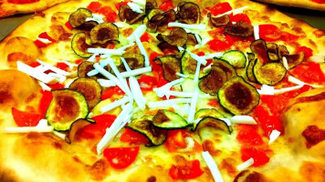 Blue Note Pizza In Centro food