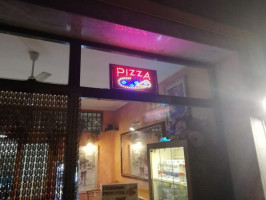 Punto Pizza inside
