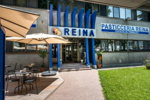 Pasticceria Reina outside