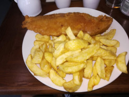 Avenue Road Chippy food