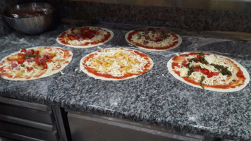 Pizza Mediterranea Di Puce Valerio food