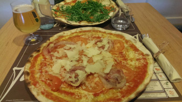 Fabbrica Pizza food