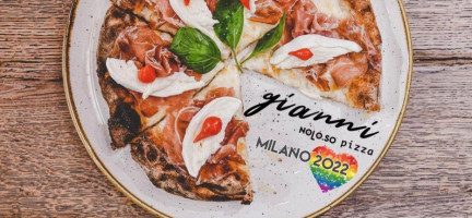 Gianni Noloso Pizza inside