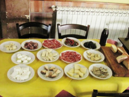Trattoria La Rocca Floresta food