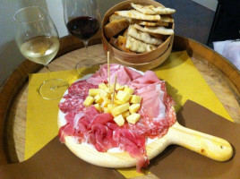 Vinoteca Modena food