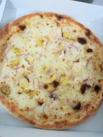 Pizziamo +1 Albareto food