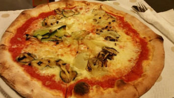 Monza Pizza (pizzeria Pugliese) food