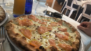 Pizzeria Da Zio Ferdy A Positano Di Scala Giuliana E Federica food