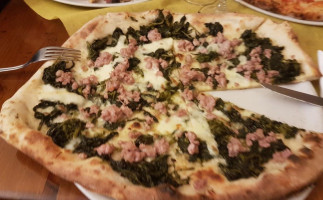 Pizzeria Pollicino food