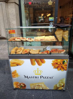 Mastri Pizzai food