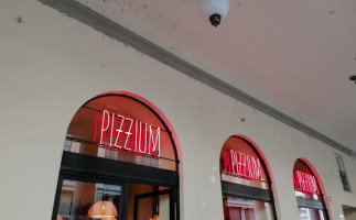 Pizzium Novara food