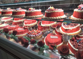 'u Monaco Pasticceria food