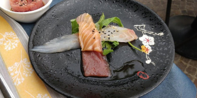 Yuki Sushi food