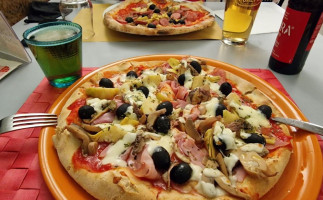 Pizzeria Piramide food