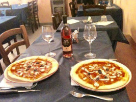 Piras Vincenzo Pizzeria Rionero food