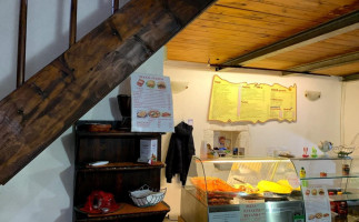 Pizzeria Pucceria Take Away inside